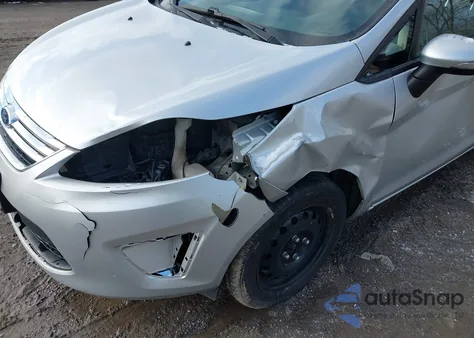 2013 Ford Fiesta Se из США, поврежденный, VIN 3FADP4BJ0DM199764